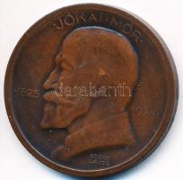 Berán Lajos (1882-1943) 1925. "Jókai Mór - A Nagy mesemondónak hálás nemzete" Br emlékérem (36mm) T:2-,3