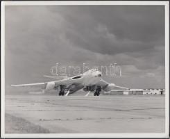 cca 1970 2 db Fotó Clipper Victor, Boeing 747-121-es típusú repülőgép. / 2 Photo Clipper Victor, Boeing 747-121. 20,5x25cm