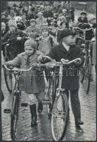 cca 1960 Fotó: Ráckevei kerékpár verseny. 14x10cm
