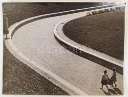 Kanyarban. Régi fotó. 22,5x29,5cm