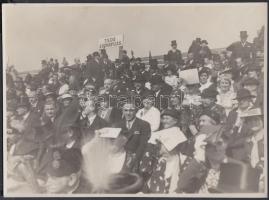 1934 A nemzeti munkahét ünnepélyes megnyitása az ügetőpályán. Régi fotó. Jelzett: Schaffer fotószalon, Bp. 17x23,5