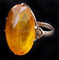 Sterling ezüst (Ag.) levéldíszes gyűrű szintetikus kő berakással, jelzett, 5,4 g