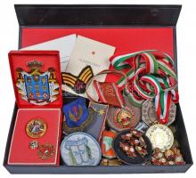 Doboznyi vegyes kitüntetés, jelvény, díjérem főleg a szocialista időszakból, közte zománcozott és to...