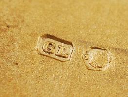 Ezüst (Ag.) cigaretta tálca, zománc díszítéssel (pár helyen sérült), jelzett, mesterjeggyel (GL), mo...