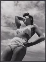 cca 1940 Szendrő István (1908-2000): Strandon, 23x17 cm