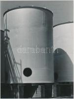 cca 1975 E. Szabó István: Üres tartályok, a szerző által feliratozott vintage fotóművészeti alkotás, 24x18 cm
