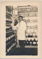 cca 1930 Thöresz Dezső: Gyógyszerész raktár, 9x6 cm
