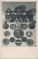 cca 1920-1950 Badár Balázs fazekas dinasztia háza Mezőtúron, id. Badár Balázs portréja és ifj. Badár...