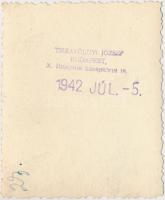 1942. július 5. Tiszavölgyi József felvételei egy balatoni kirándulásról, 11 db fénykép 6x9 cm és 5x...