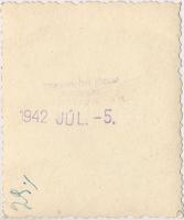 1942. július 5. Tiszavölgyi József felvételei egy balatoni kirándulásról, 11 db fénykép 6x9 cm és 5x...