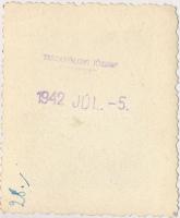 1942. július 5. Tiszavölgyi József felvételei egy balatoni kirándulásról, 11 db fénykép 6x9 cm és 5x...