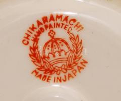 Gazdagon díszített kézzel festett japán porcelán váza, jelzett, apró kopásnyomokkal, m: 18,5 cm