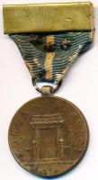 Amerikai Egyesült Államok 1950. "Koreai Szolgálatért Érem" Br kitüntetés mellszalaggal T:2 USA 1950. "Korean Service Medal" Br decoration with ribbon C:XF