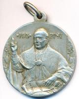 Vatikán 1925. "XI. Pius pápa / Róma jubileumi éve" fém emlékérem füllel (26,5mm) T:2 Vatican 1925. "Pope Pius XI / Jubilee of Rome" metal medallion with ear (26,5mm) C:XF