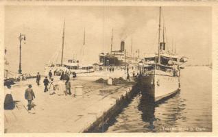 Trieste, Molo S. Carlo, ships