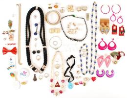 Bizsu tétel (függők, kitűzök, gyöngyök, karperecek, klipszek)