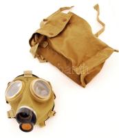 Katonai gázálarc, hozzá tartozó táskával