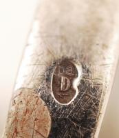 Ezüst (Ag.) gyűrű, szintetikus kővel, jelzett, mérete: 49 bruttó: 6 g