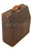 1918 Adler írógép magyar billentyűzettel, felújított, működik, a zár nem működik, de a fedél rögzíth...