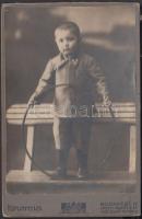 1915 Gyermek főhadnagy karikával keményhátú, régi fénykép. Bumnia műterem. Budapest. 16x11cm