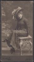 Kalapos hölgy aláírással, keményhátú, régi fénykép. Goszleth István és fia műterme. Budapest. 27x12cm