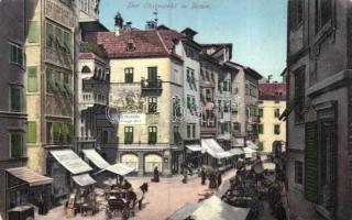 Bolzano, Bozen; Der Obstmarkt / Fruit market (EK)
