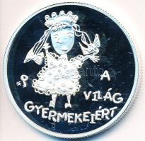 1998. 2000Ft Ag "UNICEF - A világ gyermekei" dísztokban tanúsítvánnyal T:PP
