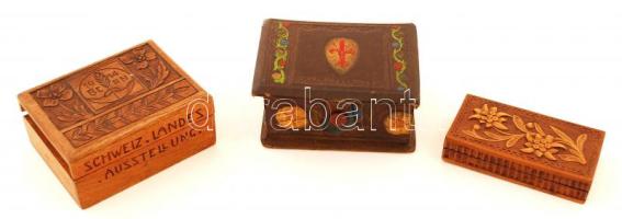 2 db díszesen faragott fa doboz + 1 db gazdagon díszített bőr dobozka, különféle méretekben