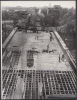 cca 1970-1980 Budapest, várostörténeti lelet, a Hungária körúti felüljáró építése, 6 db fotó, 18x24 ...