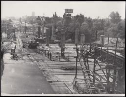 cca 1970-1980 Budapest, várostörténeti lelet, a Hungária körúti felüljáró építése, 6 db fotó, 18x24 ...