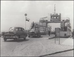 cca 1960-1965 Szántód-Tihany balatoni komp üzem közben, 5 db jelzetlen fotó Kotnyek Antal (1921-1990...