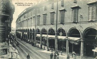 Modena, Via Emilia, Portico del Collegio / street, Porch of the College (wet corner)