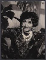 cca 1960 Psota Irén (1929) a Nemzet Színésze fiatal korában, jelzetlen fotó Kotnyek Antal (1921-1990) fotóriporter hagyatékából, 24x18 cm