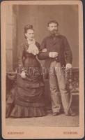 cca 1870 Soproni házaspár, keményhátú fotó, hátoldalon feliratozva, 6x10 cm
