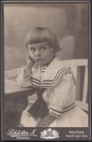 cca 1890 Gyermekfotók, keményhátú fotó, hátoldalon feliratozva, 17x10 cm