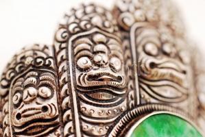 Ezüst (Ag) karperec repülő Buddha és jáde díszítéssel, jelzett, br: 96,1 g