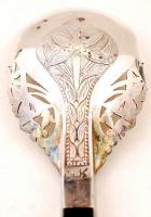 Gazdagon díszített ezüst (Ag) salátakeverő villa és kanál ébenfa nyéllel, foltos, jelzett, br: 234 g