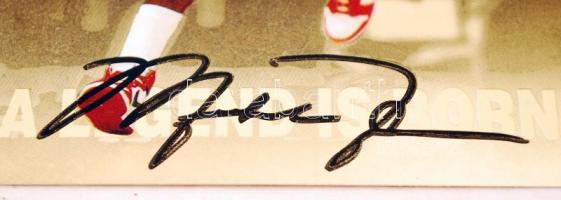 1985 Michael Jordan kosaras nyomtatott aláírása az őt ábrázolókártyán