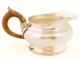 Ezüstözött alpakka mártás kiöntő, fa fogantyúval, jelzett, m: 9,5 cm