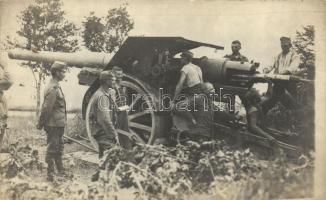 Artillery, cannon charging, photo