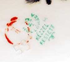 Hollóházi porcelán sirály, kézzel festett, jelzett, apró kopásnyomokkal, m: 23,5 cm