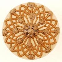 Gazdagon díszített asztali fajansz tartó, sorszámozott (116.), kis csorbákkal, d: 13 cm, m: 18,5 cm