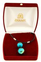 Zsolnay eozin mázas medál nyakláncon, eredeti dobozában, jelzett, hibátlan