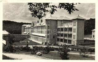 12 db régi, főként magyar városképes lap, vegyes minőségű / 12 old, mainly Hungarian postcards, mixe...