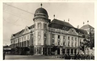 Szentes, Takarékpénztár, gyógyszertár