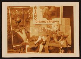 cca 1930-1940 Modiano cigarettapapír, reklámfotó, Gyulai Ferenc műterme, pecséttel  jelzett, kartonra ragasztva, 16x12 cm