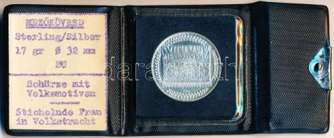 Csúcs Viktória (1934-) DN "Mezőkövesd" Ag emlékérem eredeti műbőr ÁPV tokban tanúsítvánnya...