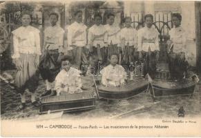 Phnom Penh, the musicians of the princess Akhanari (EK)