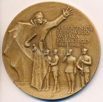 Lengyelország 1988. "45 éves a Lengyel Néphadsereg" Br emlékérem tokban. Szign.: AN (Andrzej Nowakowski) (69,5mm) T:1 Poland 1988. "45th Anniversary - Polish People's Army" Br commemorative medallion in case. Sign.: AN (Andrzej Nowakowski) (69,5mm) C:UNC