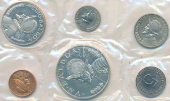 Panama 1970. 1c + 5c + 1/10B + 1/4B + 1/2B Ag + 1B Ag forgalmi sor fóliatokban T:PP Panama 1970. 1 Centesimo + 5 Centesimos + 1/10 Balboa + 1/4 Balboa + 1/2 Balboa Ag + 1 Balboa Ag coin set in foil packing C:PP